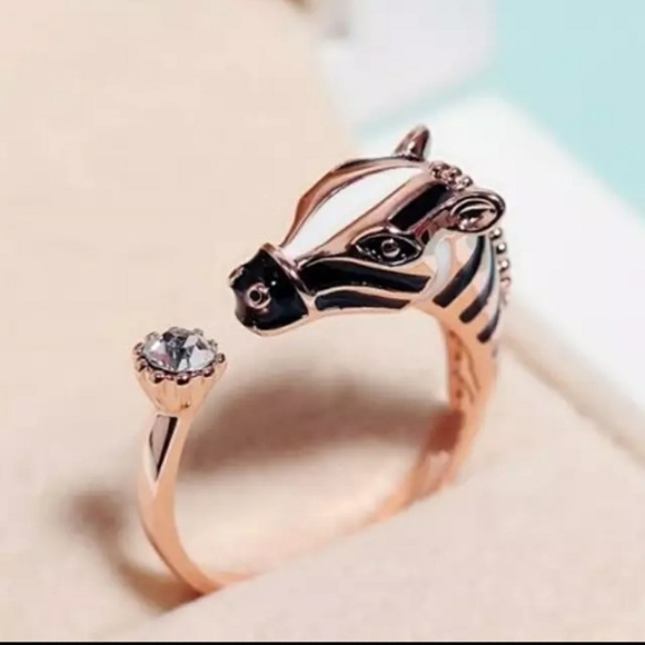 everrealli Jewelry - Gold tone Zebra Ring